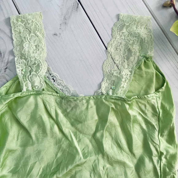 Chartreuse Green Sleeveless Top - Picture 4 of 6